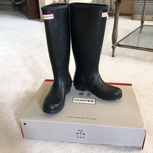 Black tall Hunter boots